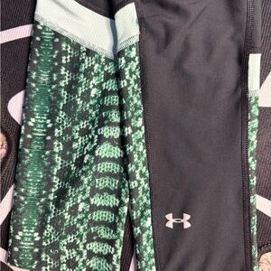 Under Armour Black and Patterned Green Leggings for Women